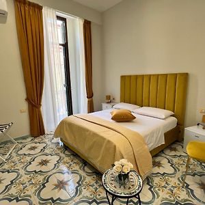 Camera con letto king size